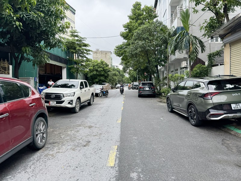 ĐẦU TƯ "GÀ ĐẺ TRỨNG VÀNG" - Bán Nhà C4 110m2 Phố Chính Trung, KĐT 31ha Trâu Quỳ | ĐÓN SÓNG PHƯỜNG! 2