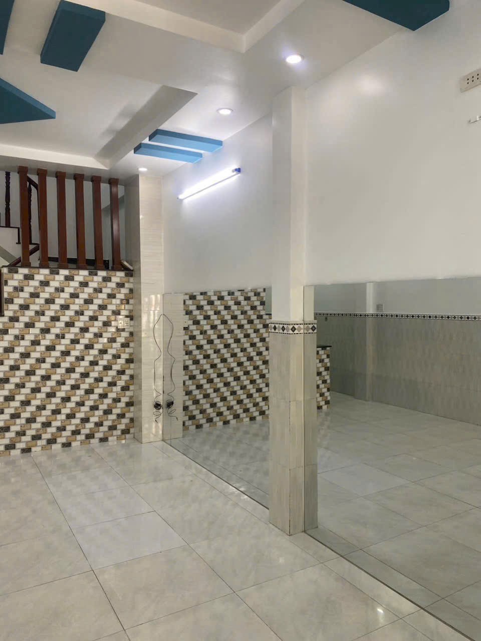 Nhà hẻm Liên Khu 4-5 dt 46m2 1 lầu 2pn, 2wc giá 4,2 tỷ