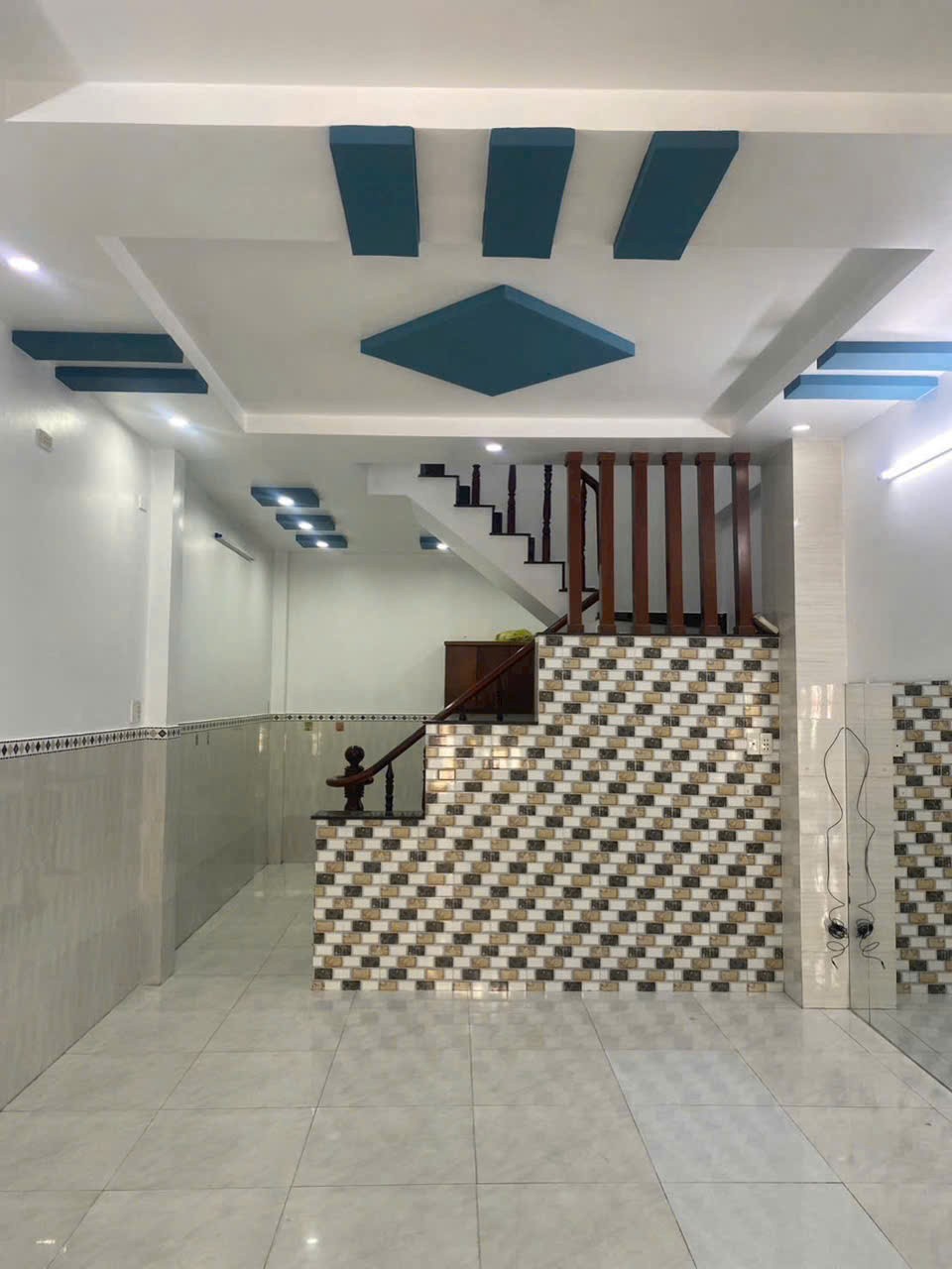 Nhà hẻm Liên Khu 4-5 dt 46m2 1 lầu 2pn, 2wc giá 4,2 tỷ 2