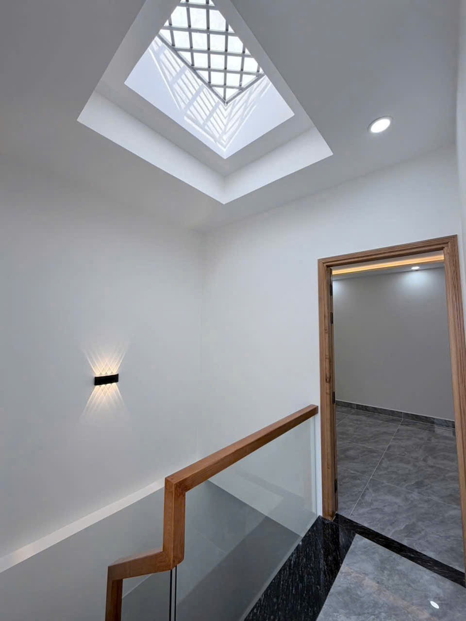 Nhà hẻm Nguyễn Hữu Tiến, p Tây Thạnh dt 46m2 2 lầu 4pn, 4wc giá 7,5 tỷ 10