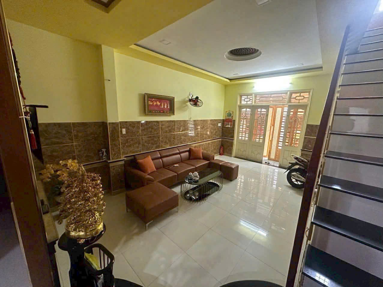 BÁN NHÀ 2 TẦNG MẶT TIỀN TRẦN XUÂN LÊ 3