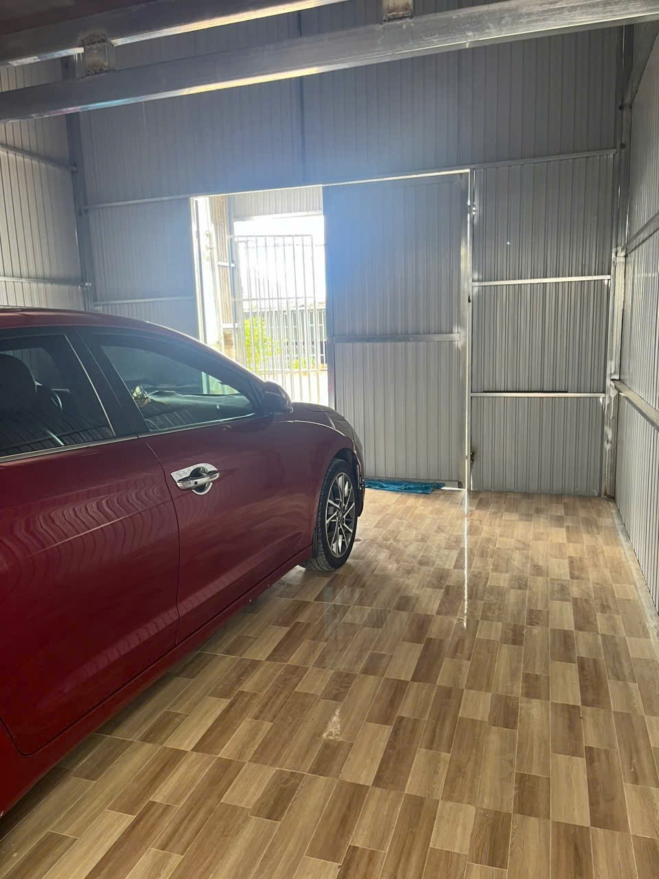 CHO THUÊ KHO 200M NGAY MẶT TIỀN ĐƯỜNG HỒ XUÂN HƯƠNG ĐÀ LẠT 10TR/ THÁNG 4