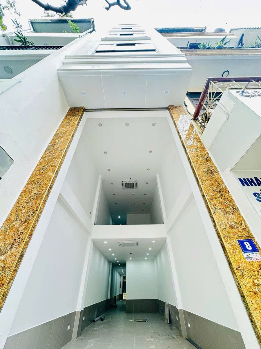 Cần bán Nhà mặt tiền đường Hoàng Văn Thái, Phường Khương Đình, Diện tích 80m², Giá 45 Tỷ