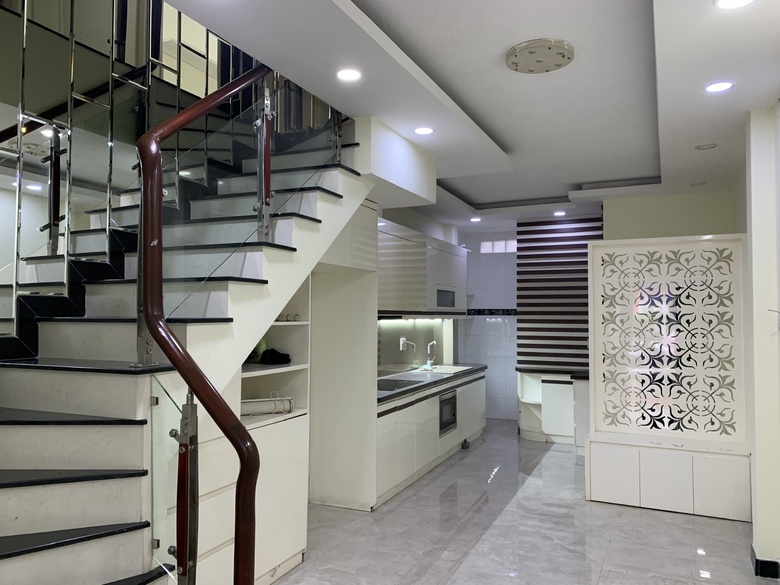 Cần bán Nhà mặt tiền Phường Hiệp Phú, Quận 9, Diện tích 61m², Giá 7.3 Tỷ 7