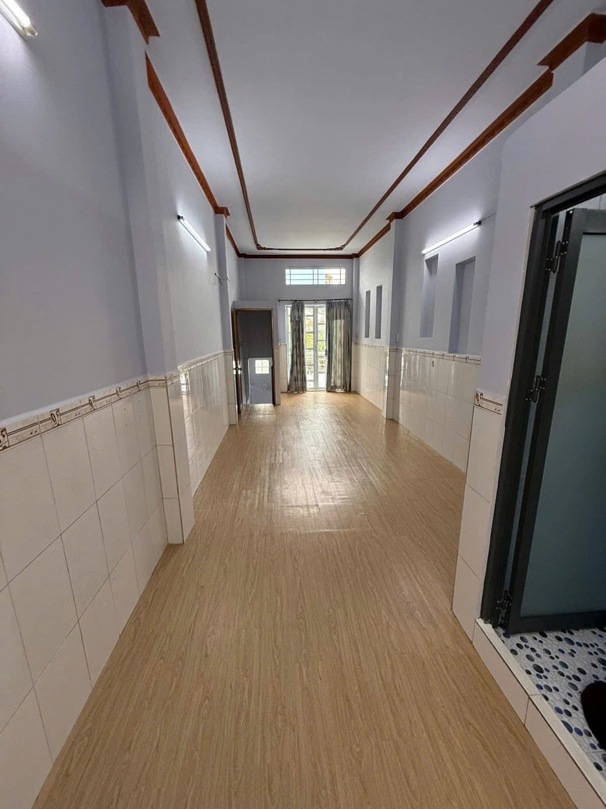 XÓM ĐẤT - Q11 - HXH 4M - DTSD 106M2 4 TẦNG 4 PN 3WC - GIÁ 5.98 TỶ 5