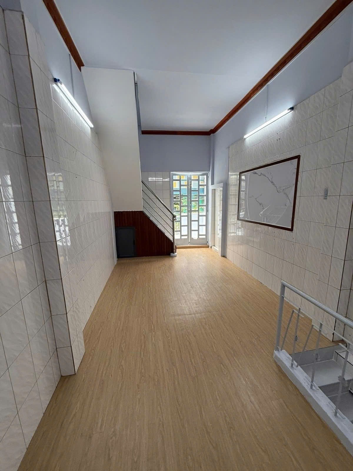 XÓM ĐẤT - Q11 - HXH 4M - DTSD 106M2 4 TẦNG 4 PN 3WC - GIÁ 5.98 TỶ 7