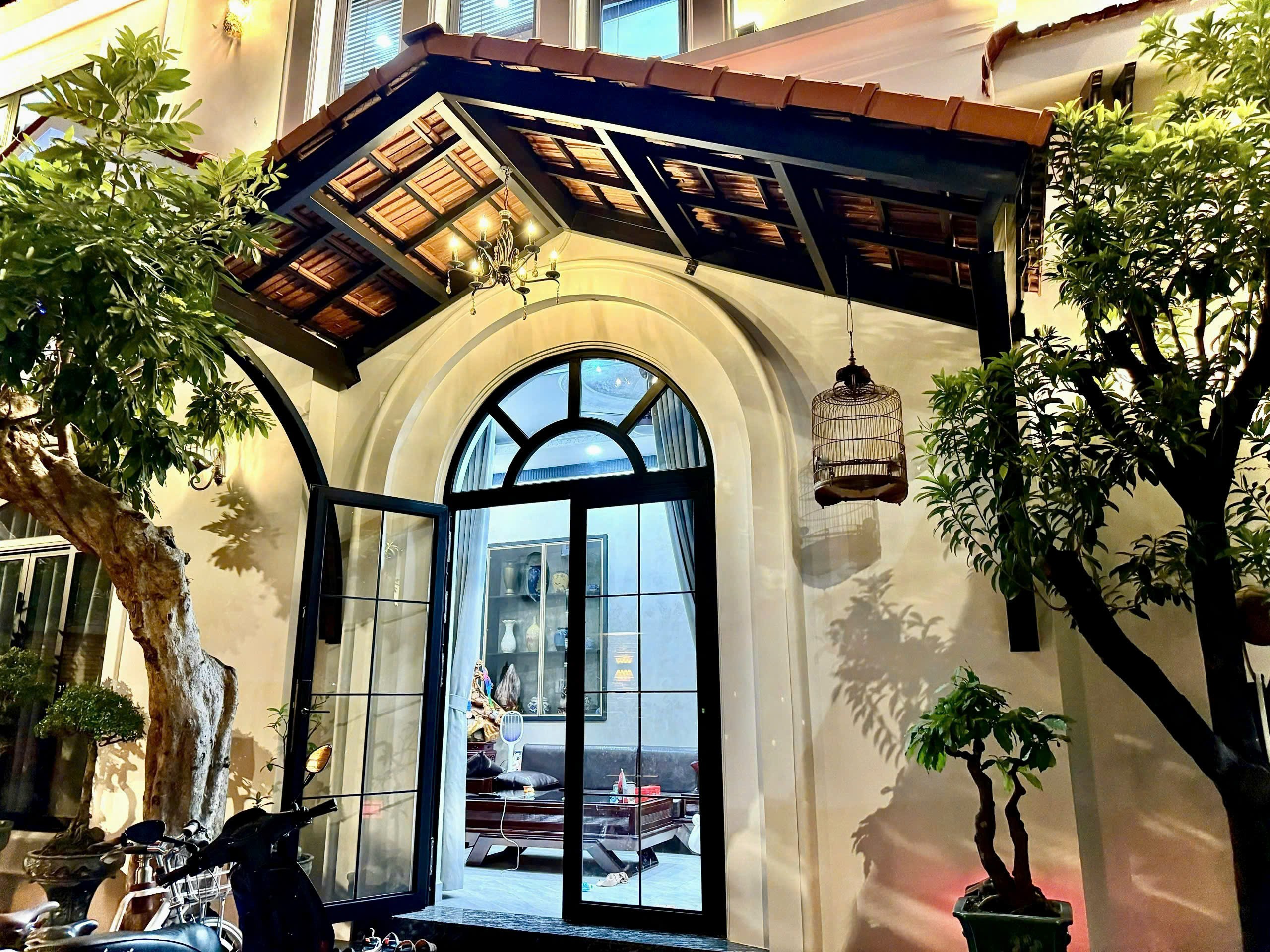 Cần bán Biệt thự Phường Linh Xuân, Thủ Đức, Diện tích 374m², Giá 13 Tỷ 2