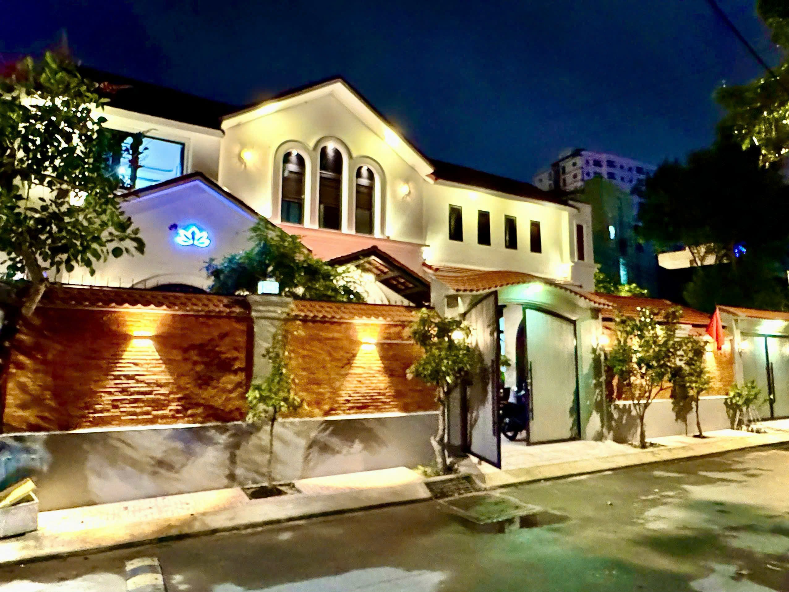 Cần bán Biệt thự Phường Linh Xuân, Thủ Đức, Diện tích 374m², Giá 13 Tỷ