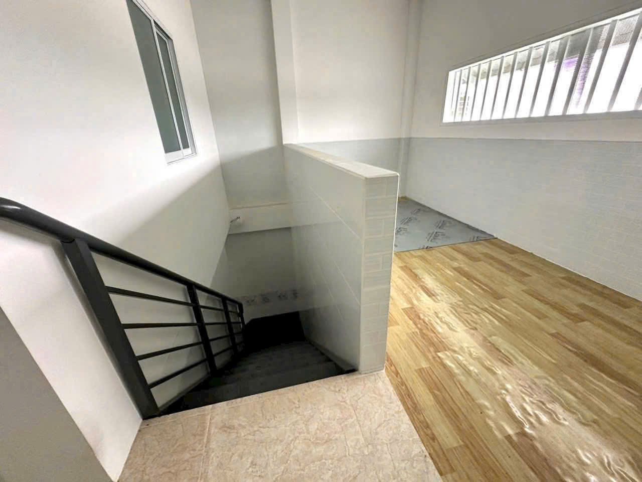 Bán nhà mặt tiền đường Bờ Cua , xã Phước Lợi, Bến Lức dt 110m2, 3pn, 2wc giá 2,9 tỷ 8