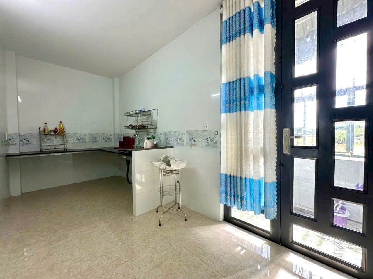 Bán nhà mặt tiền đường Bờ Cua , xã Phước Lợi, Bến Lức dt 110m2, 3pn, 2wc giá 2,9 tỷ 9