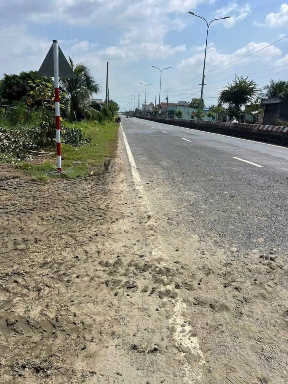 Bán đất thổ cư mặt tiền ĐT 830 xã Long Sơn , Cần Đước dt 175m2 giá 2,1 tỷ 3