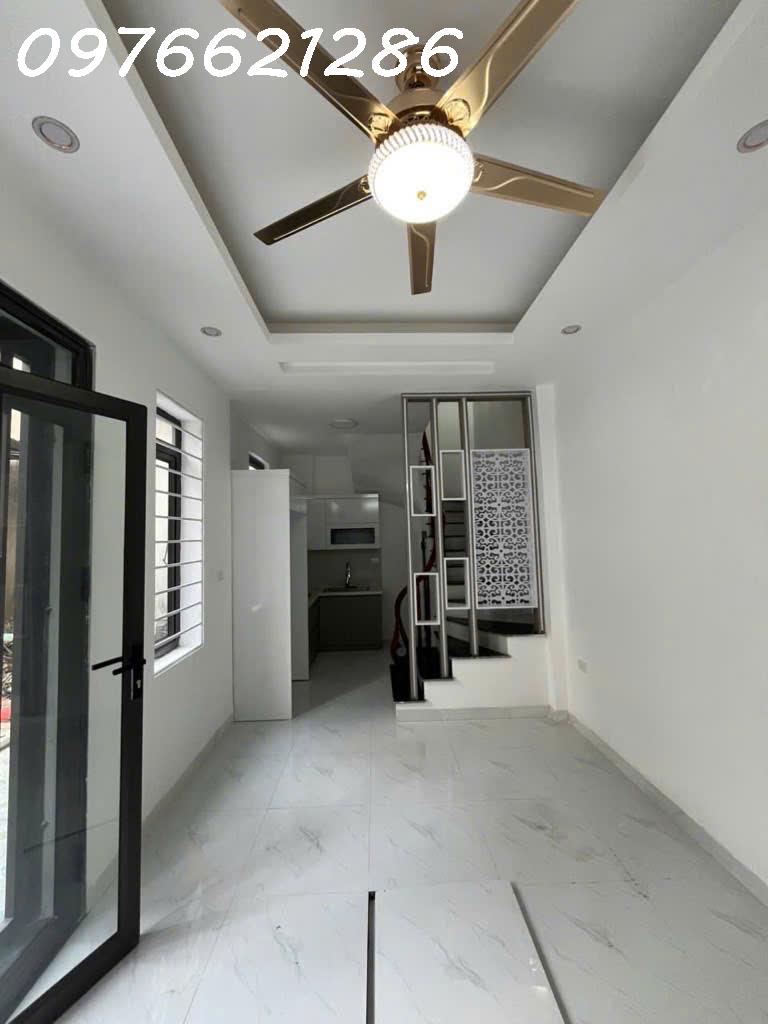 Bán nhà mới kính koong – Đức Giang – Long Biên – 30m² – MT 5m – 5 tầng – Giá 6,55 tỷ – 3 phòng 2