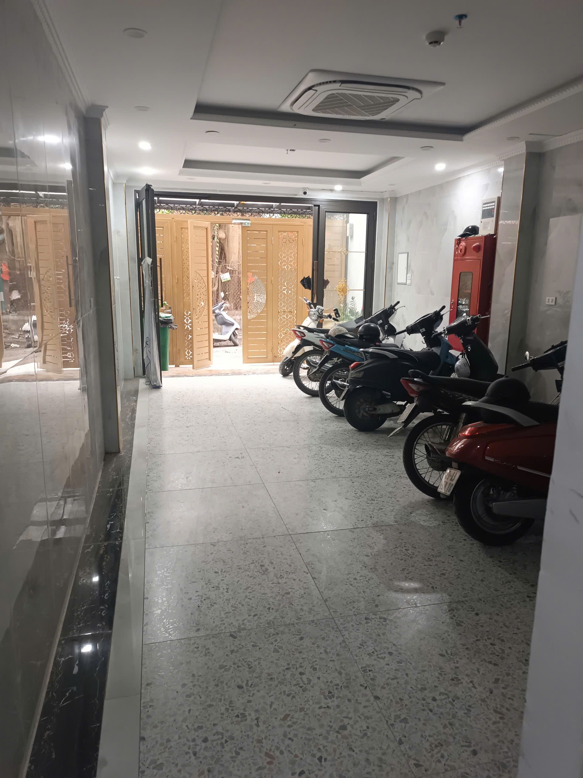 BÁN NHÀ mặt ngõ 6 Tầng - 120m2  Ngõ Tự Do, ô tô đỗ cửa - giá 40 tỷ 4