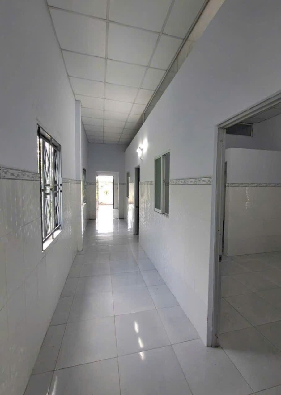 Bán nhà vườn xã Đức Hòa Thượng tdt 380m2 ( dtxd nhà 100m2) , 2pn ,1wc giá 2,6 tỷ 5