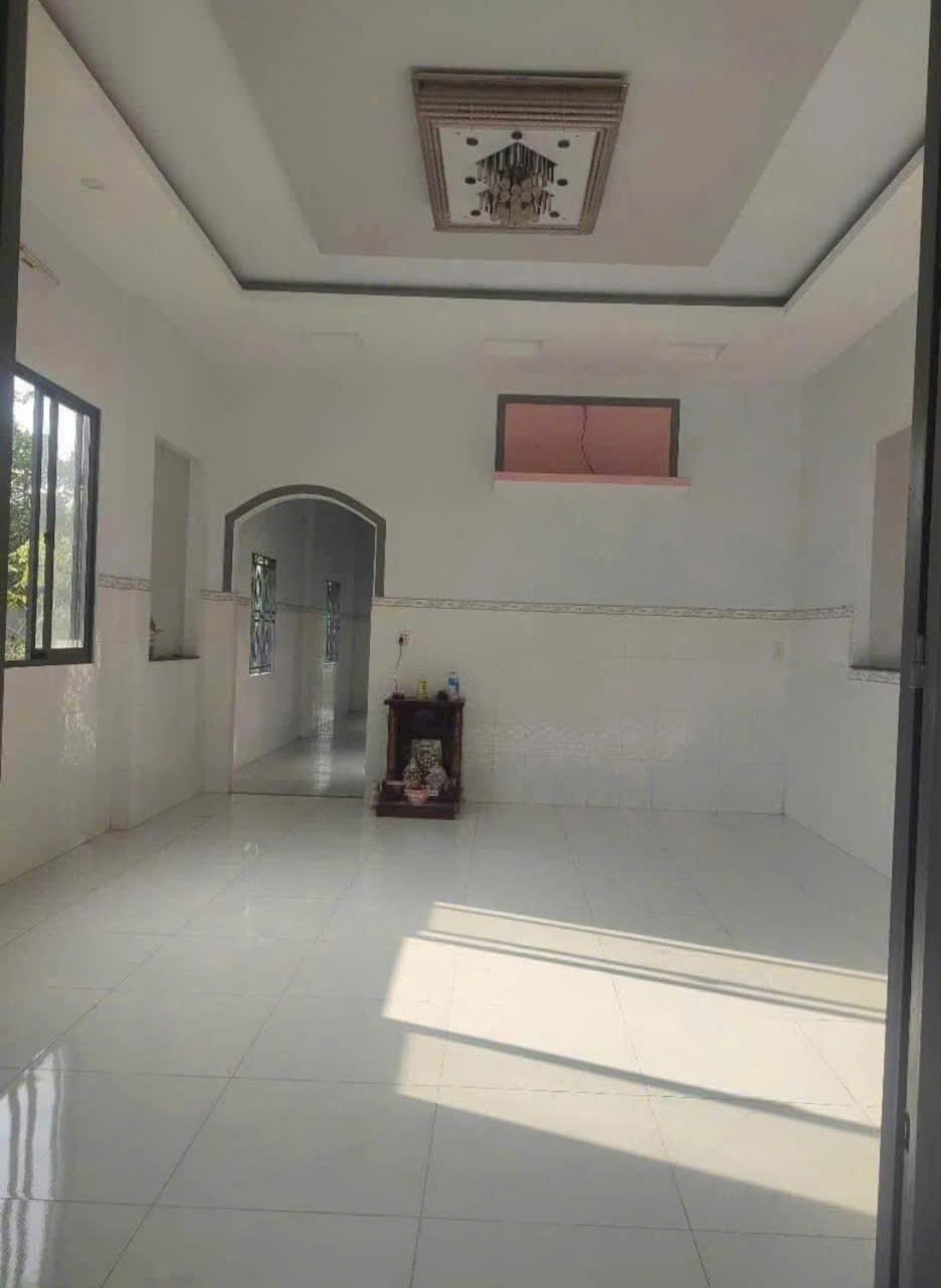 Bán nhà vườn xã Đức Hòa Thượng tdt 380m2 ( dtxd nhà 100m2) , 2pn ,1wc giá 2,6 tỷ 6