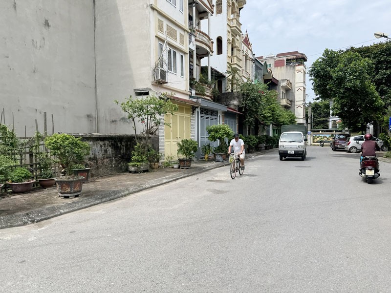 Chính chủ bán 85,1m2 nhà 3 tầng khu đấu giá S3 Việt Hưng. Nhà mới xây về ở được luôn 4