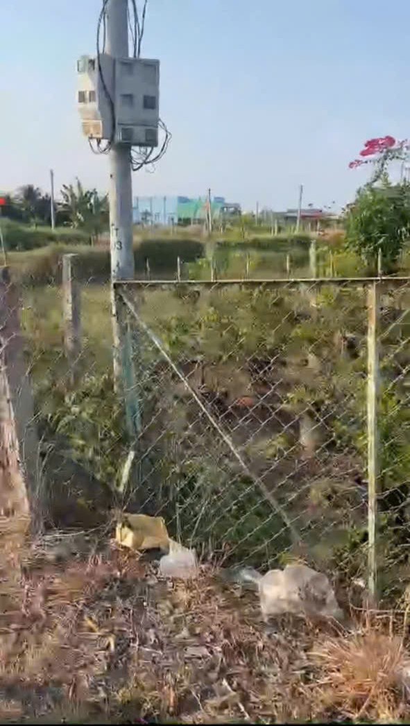 Bán đất mặt tiền Liên Xã Long Hòa- Phước Vân , xã Long Hòa dt 210m2 full thổ giá 2,2 tỷ 2