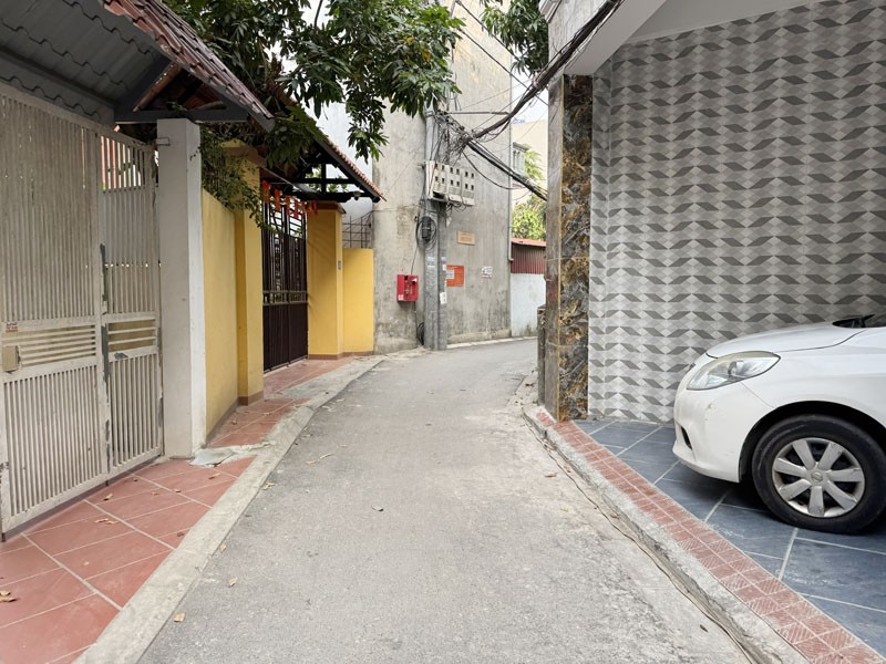 Cần bán 176m2 đất thổ cư Làng Vàng, Gia Lâm. Đường xe vios vào nhà, phù hợp làm nhà vườn 3