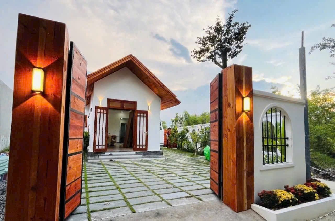 Nhà vườn 2 mt đã hoàn công xã Long Khê , Cần Đước tdt 171m2 , 3pn , 2wc giá 2,3 tỷ 3