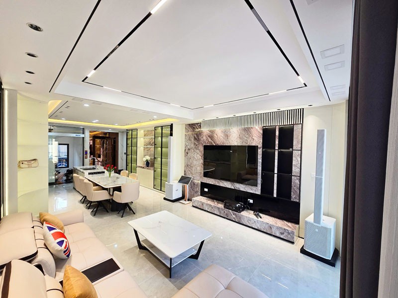 Cần bán 51,7m2 nhà 6 tầng, thoáng trước sau, thang máy tại TĐC Ngọc Thụy, Bồ Đề 3