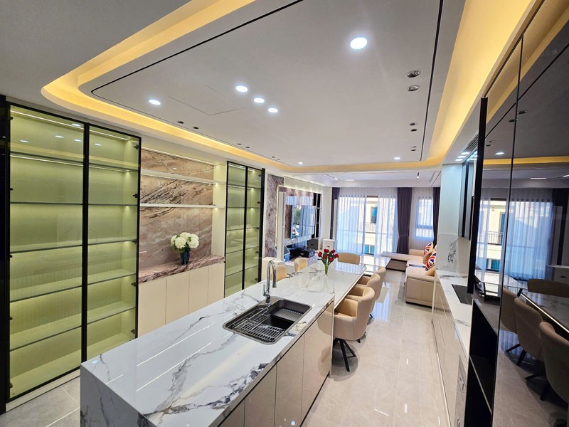 Cần bán 51,7m2 nhà 6 tầng, thoáng trước sau, thang máy tại TĐC Ngọc Thụy, Bồ Đề 4