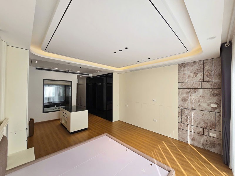 Cần bán 51,7m2 nhà 6 tầng, thoáng trước sau, thang máy tại TĐC Ngọc Thụy, Bồ Đề 7