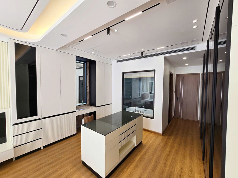 Cần bán 51,7m2 nhà 6 tầng, thoáng trước sau, thang máy tại TĐC Ngọc Thụy, Bồ Đề 8