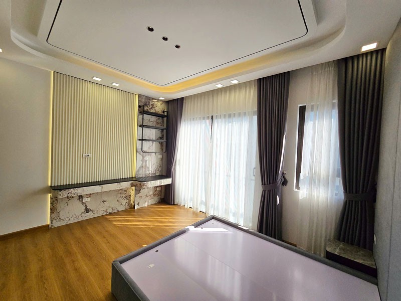 Cần bán 51,7m2 nhà 6 tầng, thoáng trước sau, thang máy tại TĐC Ngọc Thụy, Bồ Đề 14