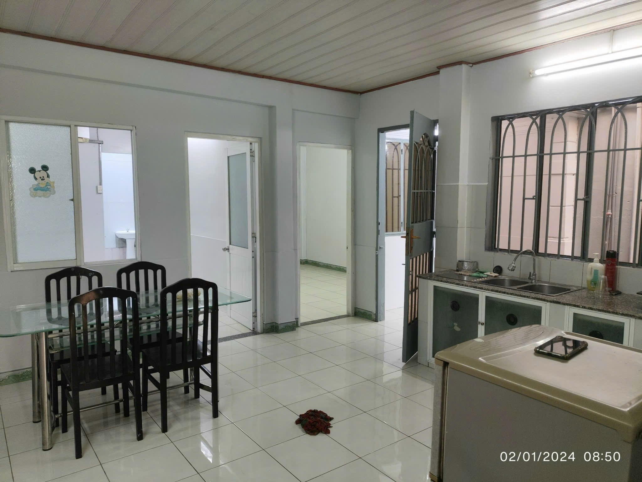 Cho thuê nhà đường số,Quận 7 dt 6x20m cấp 4 đẹp,2Pn giá 15 triệu 3