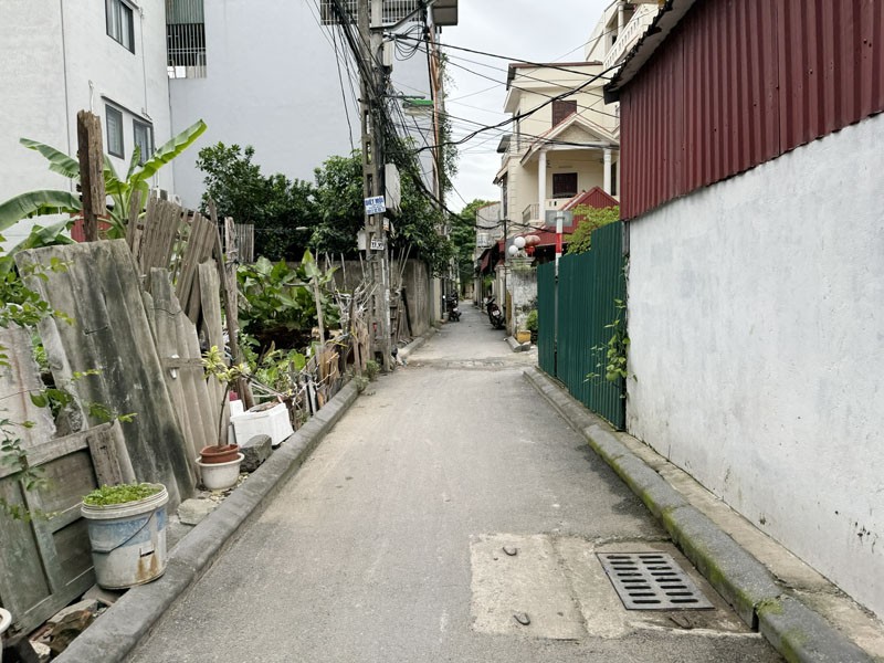 Cần bán 36,7m2 đất Kim Quan, Việt Hưng. Ngay cạnh chợ Kim Quan và trường học các cấp