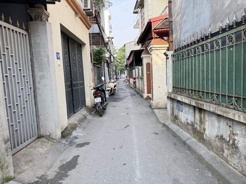 Cần bán 36,7m2 đất Kim Quan, Việt Hưng. Ngay cạnh chợ Kim Quan và trường học các cấp 3