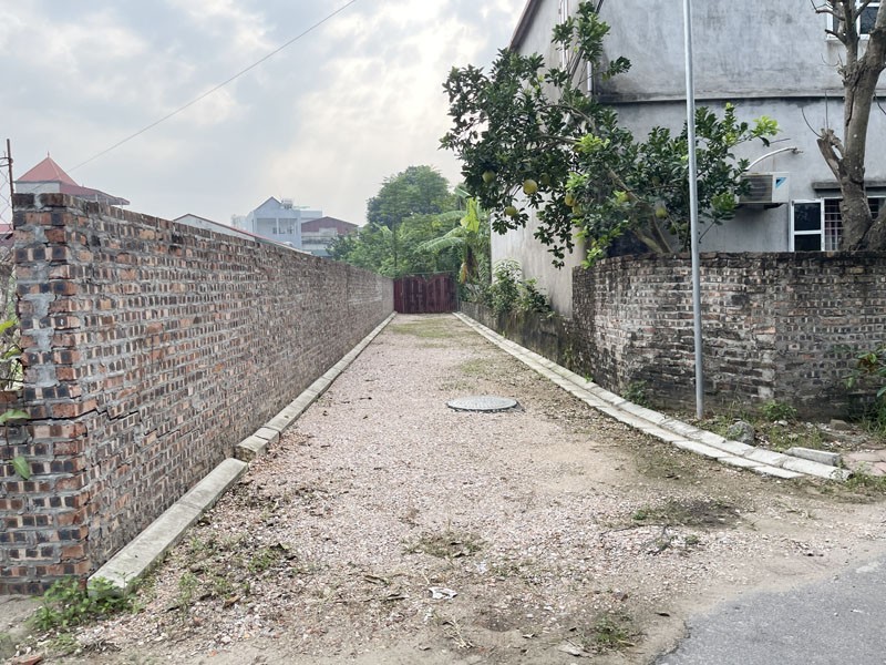 Cần bán 50m2 đất thôn Thuận Tốn, Bát Tràng. Đường 2,5m, cách 15m ra đường ô tô tránh đỗ 2