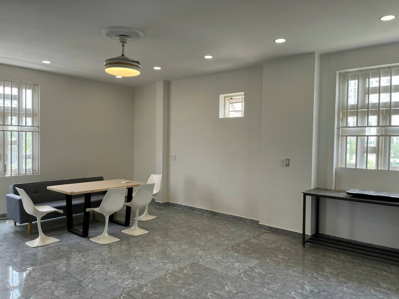 Cho thuê Biệt thự Phường Phước Long B, Quận 9, Diện tích 240m², Giá 30 Triệu/tháng