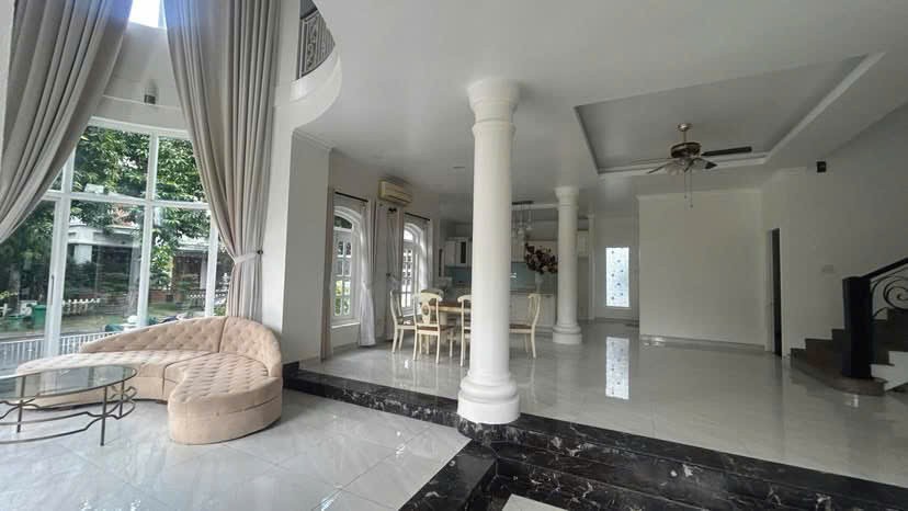 Cho thuê Biệt thự Quận 2, Hồ Chí Minh, Diện tích 400m², Giá 085 Triệu/tháng