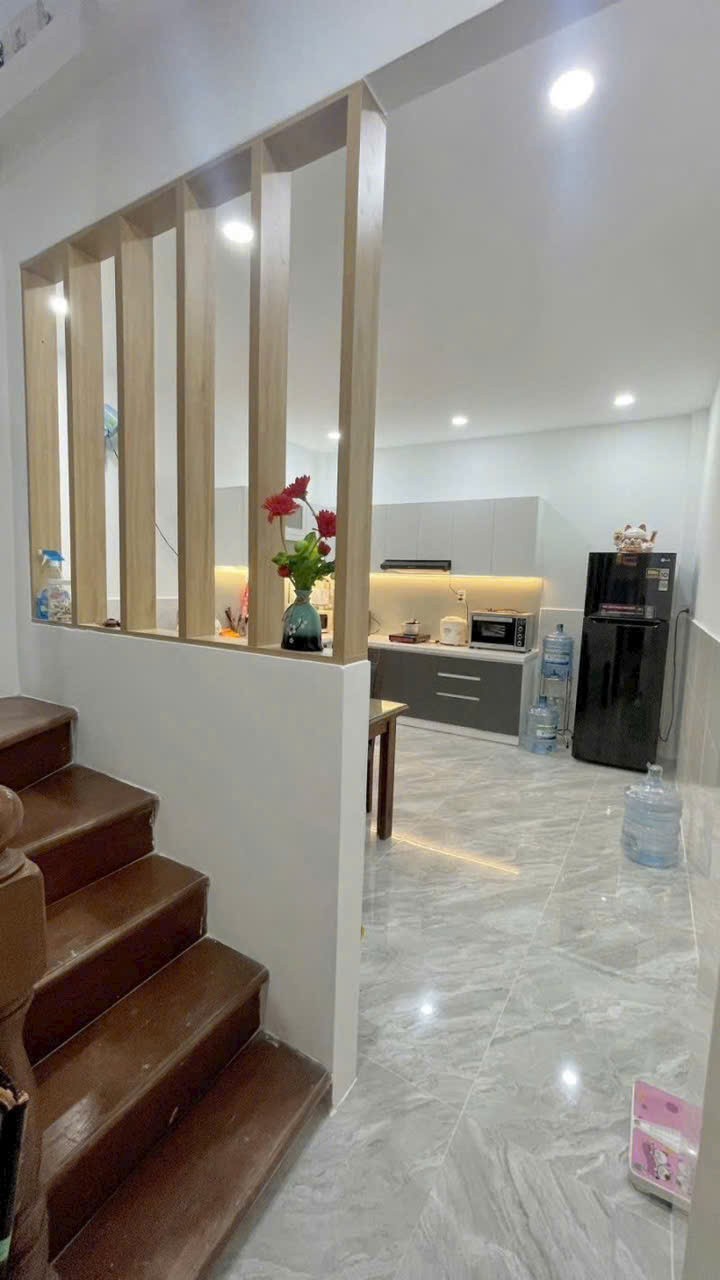 Bán nhà hẻm Trường Chinh, p Tây Thạnh dt 60m2, 1 lầu 3pn, 3wc giá 5,65 tỷ 2