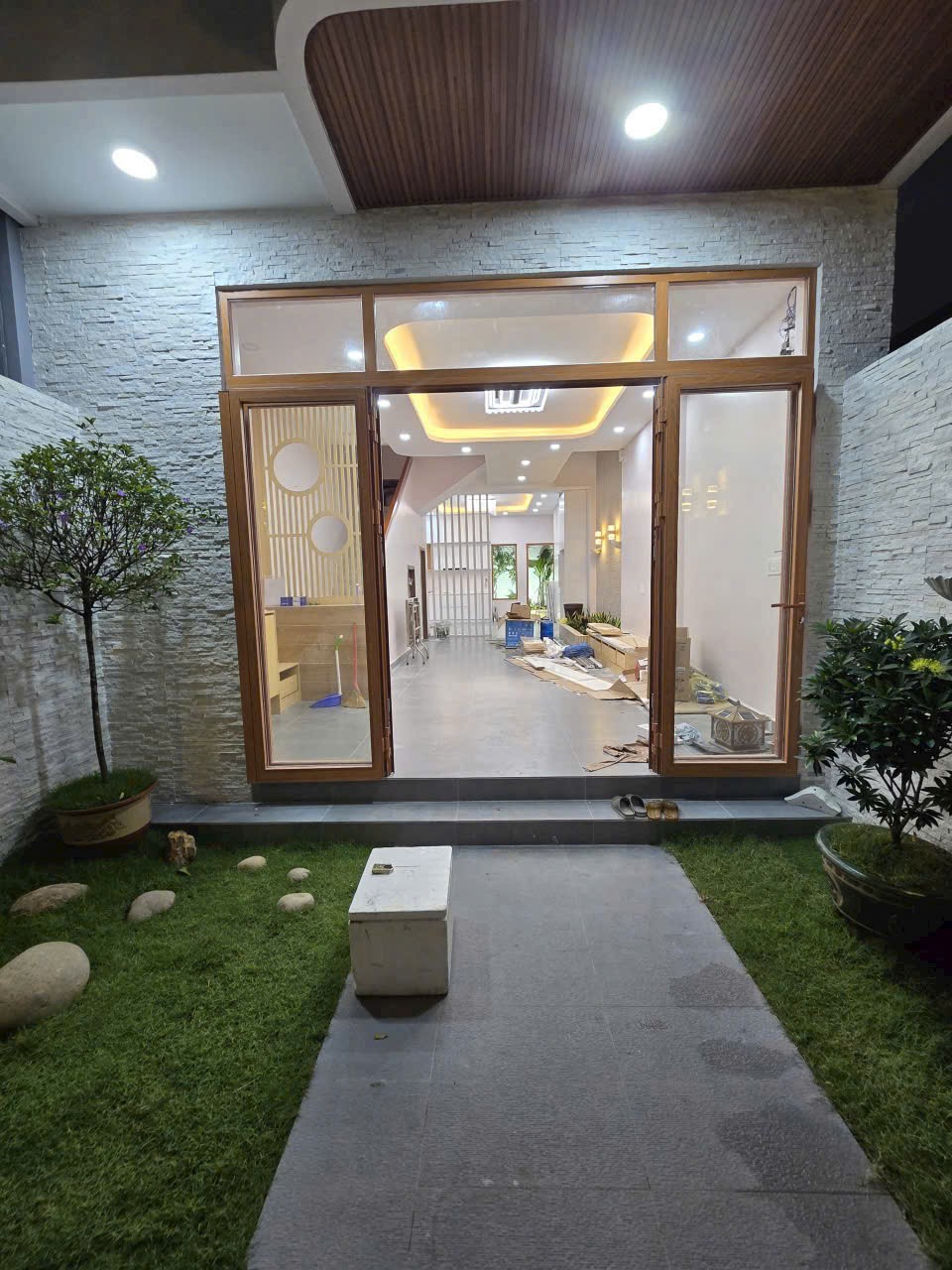 Bán nhà / Kênh Tham Lương, Bình Hưng Hòa dt 100m2 4 lầu 6pn, 6wc giá 10,5 tỷ 2