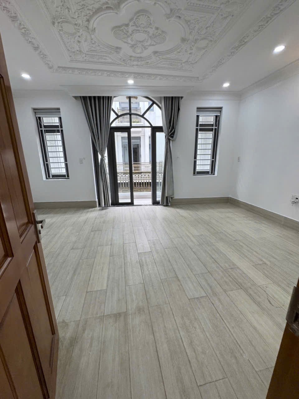 Bán nhà mới xây Liên Khu 4-5 dt 54m2 , 4 lầu , 4pn, 4wc giá 5,6 tỷ 2