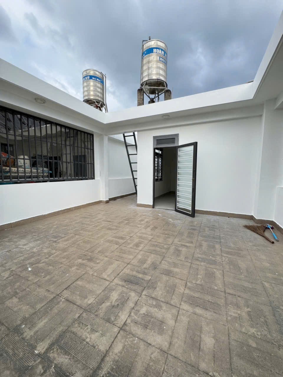 Bán nhà mới xây Liên Khu 4-5 dt 54m2 , 4 lầu , 4pn, 4wc giá 5,6 tỷ 9