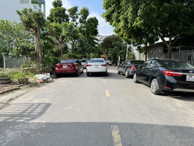 Đất Vàng Trâu Quỳ 107m2 | Đang CHO THUÊ 15Tr/Tháng, Đường 13m Ba Ô Tô Tránh | Sổ Đỏ Sẵn