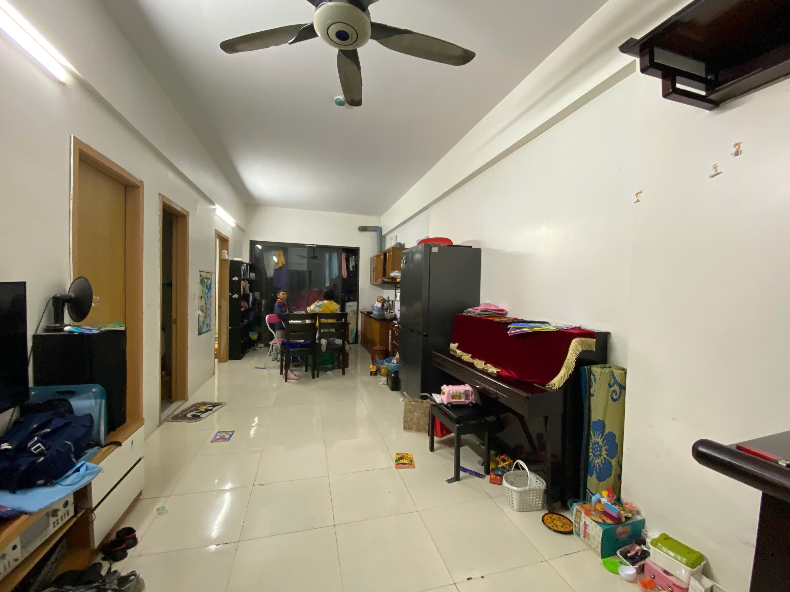 Bán căn hộ 2 ngủ nguyên bản, ban công view hồ cực đẹp tại chung cư Thanh Hà 2