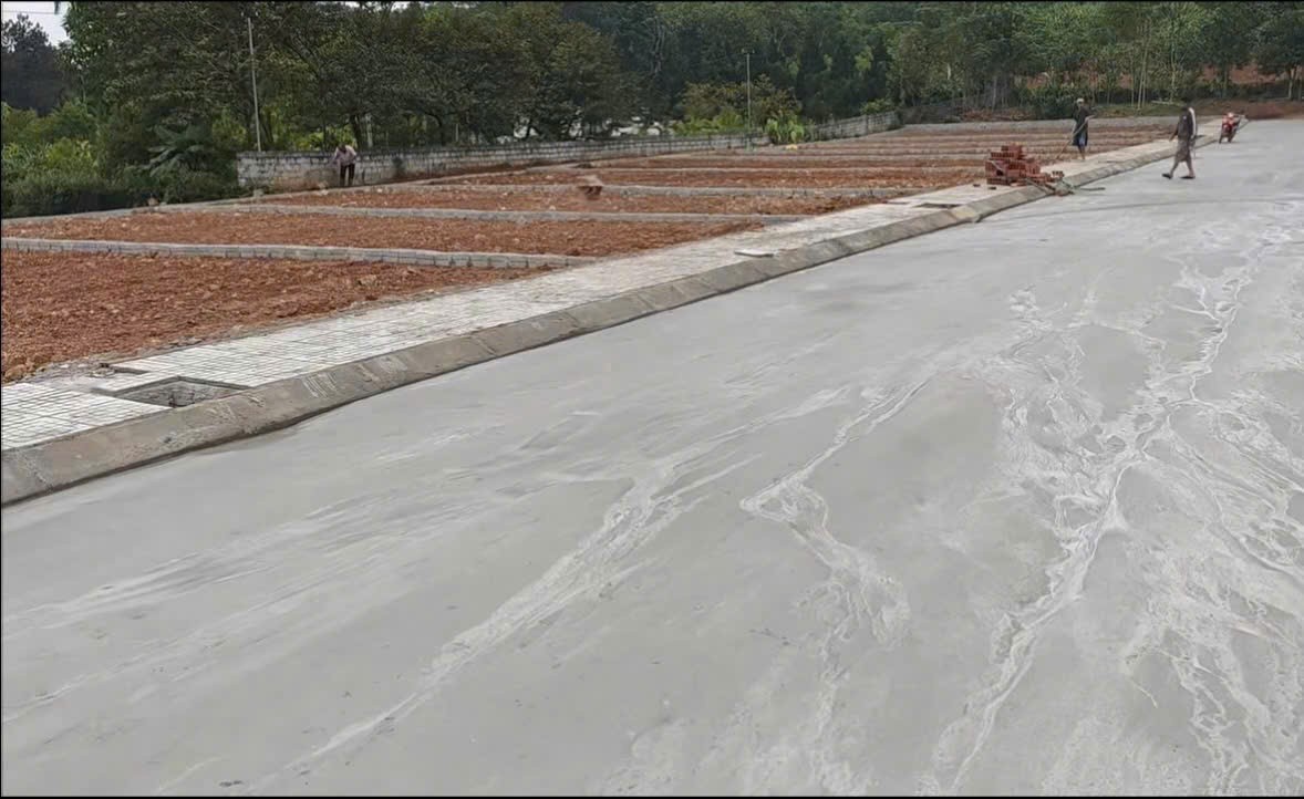 Cần bán nhanh mảnh đất 250m đã tách 2 sổ sát vách KCN lơn Thạch Quảng. 2