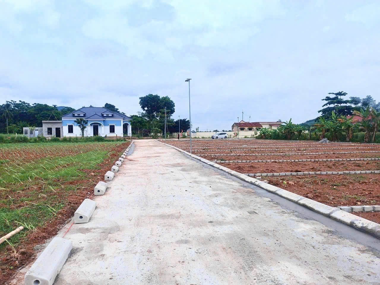 Cần bán gấp 2 lô đất canh KCN Thạch Quảng giá chỉ 200tr/lô