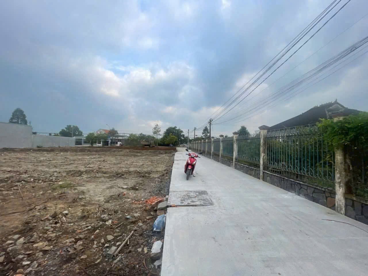 Bán nền thổ cư xã Thanh Phú, Bến Lức dt 100m2 đường beton xe hơi 3,5m giá 2,2 tỷ 3