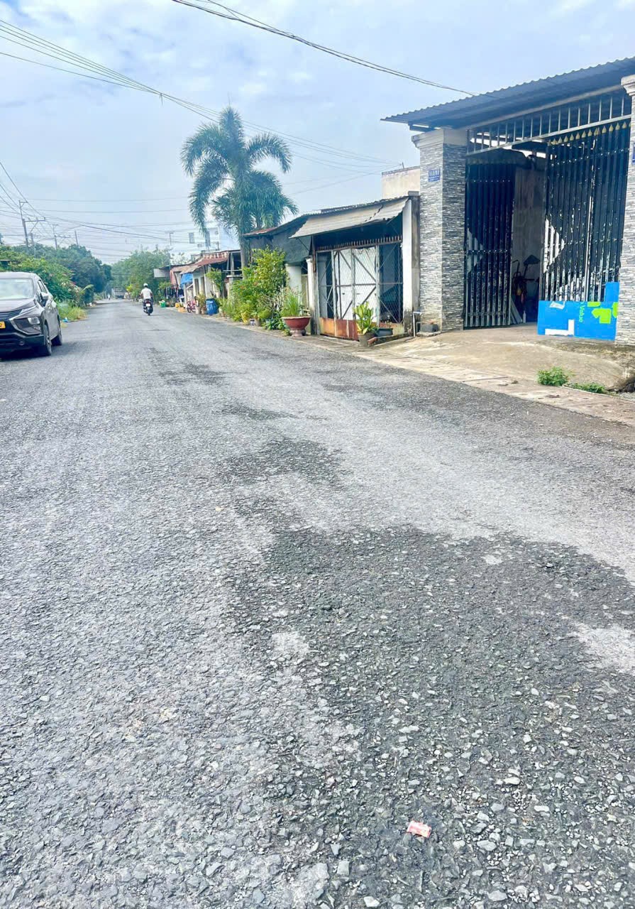 Bán đất thổ cư 1/đường Hu go , xã Trung An dt 180m2 giá 2,5 tỷ 3