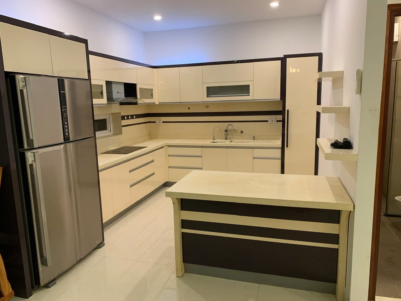 Cho thuê Nhà mặt tiền Phường Phú Hữu, Quận 9, Diện tích 136m², Giá 25 Triệu/tháng