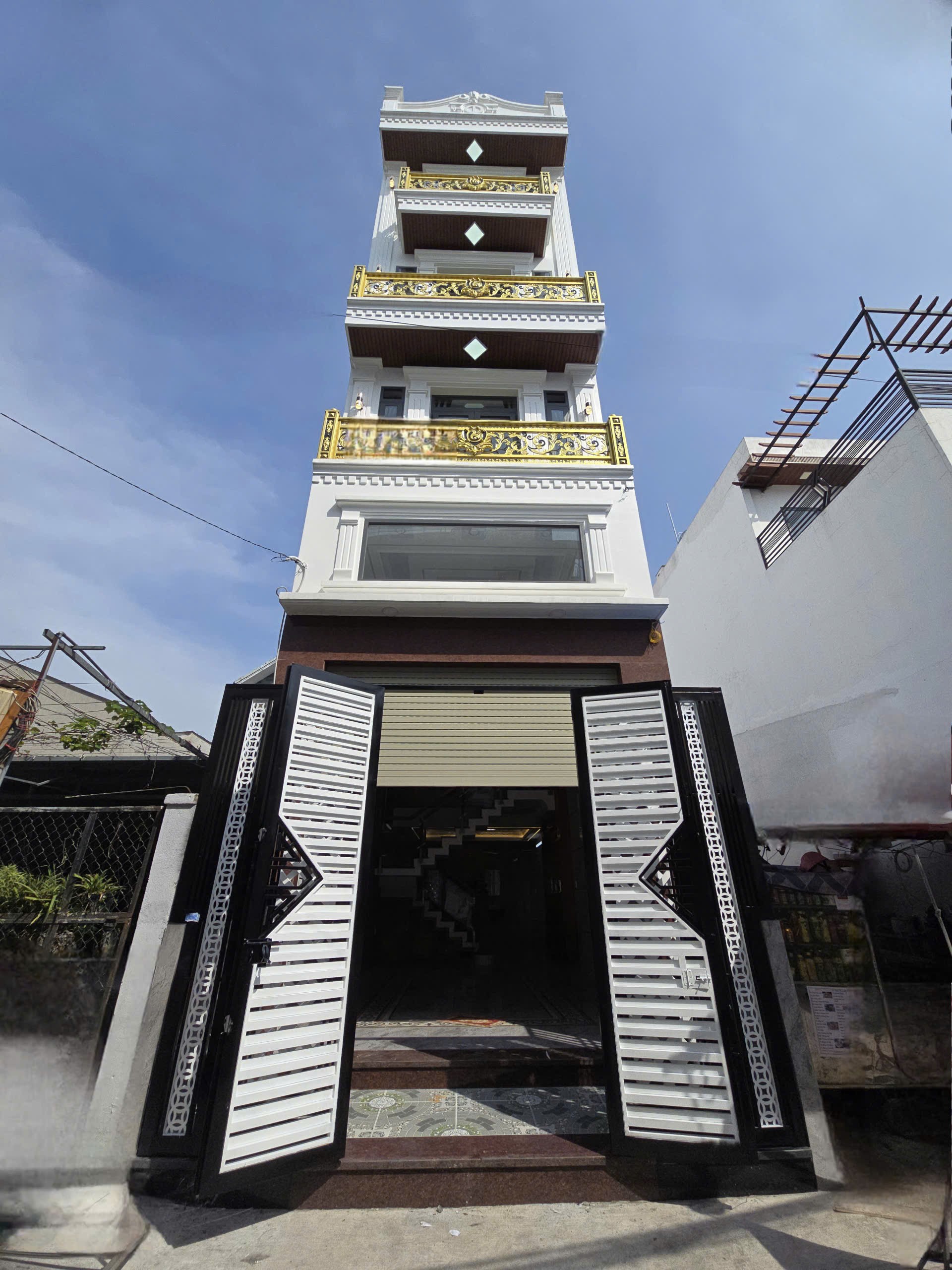 SIÊU PHẨM 5 TẦNG DTSD 275M2 LÊ VĂN QUỚI - HẺM XE HƠI 8M - GIÁ 8.7 TỶ