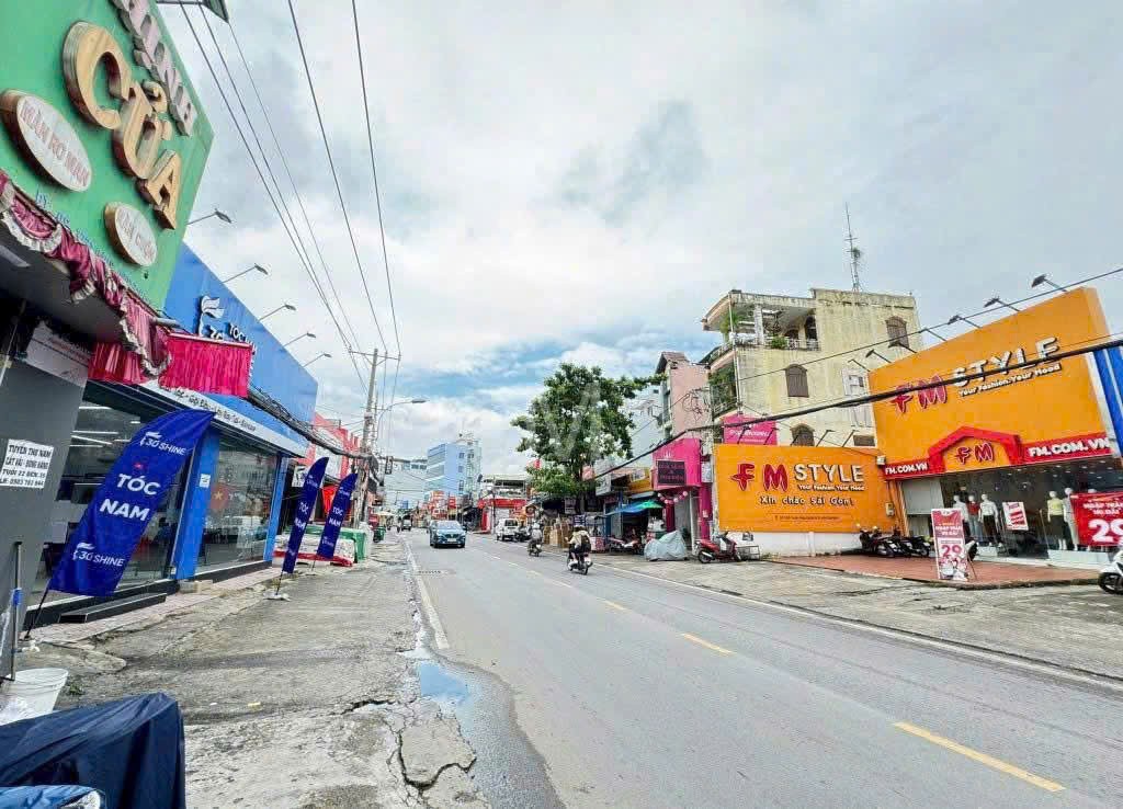 Cần bán Nhà mặt tiền Phường Phước Long B, Quận 9, Diện tích 240m², Giá 50 Tỷ 5