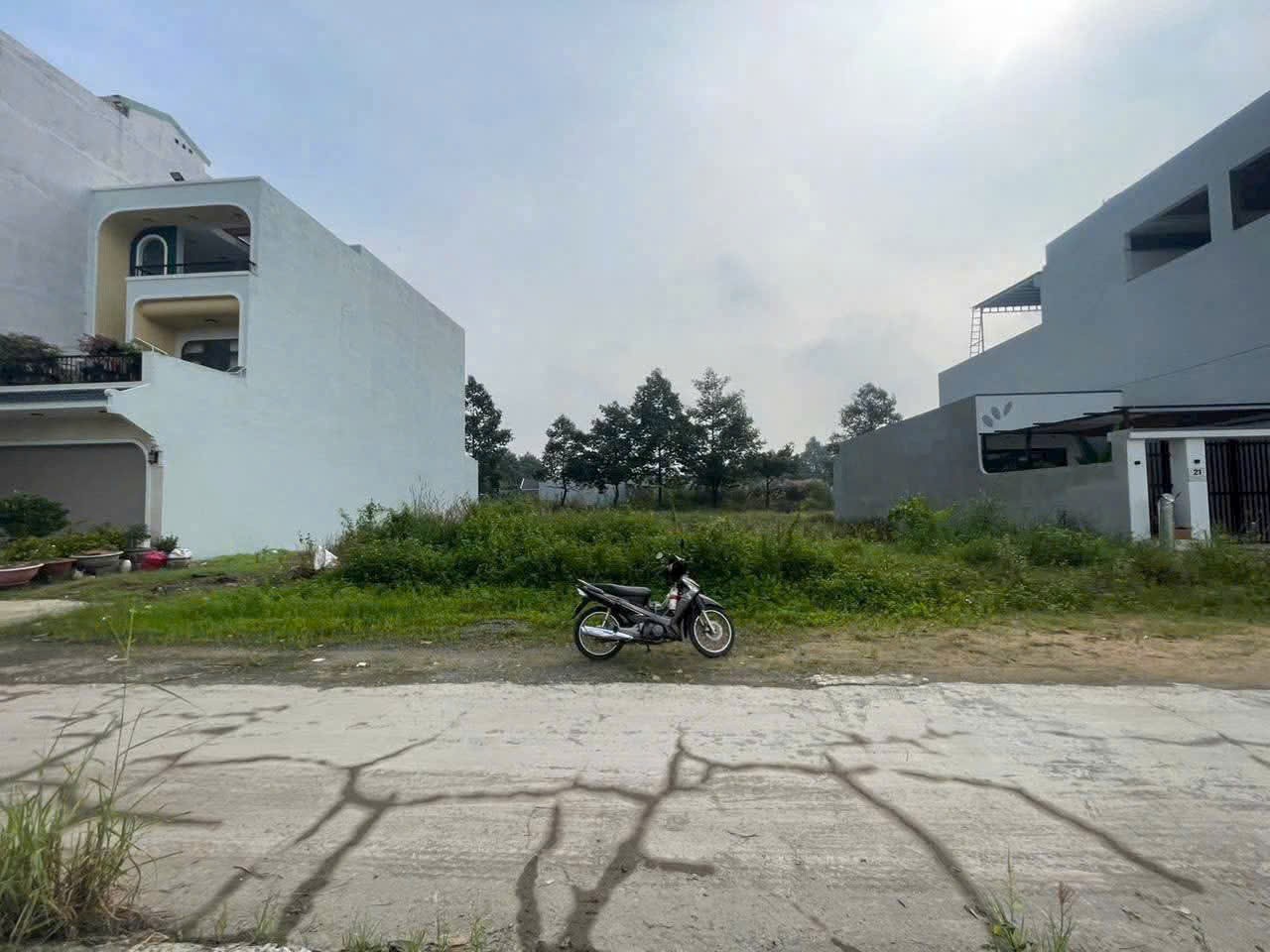 Bán nền thổ cư đường số 10, khu dân cư 135, thị trấn Bến Lức dt 132m2 giá 3,3 tỷ 3