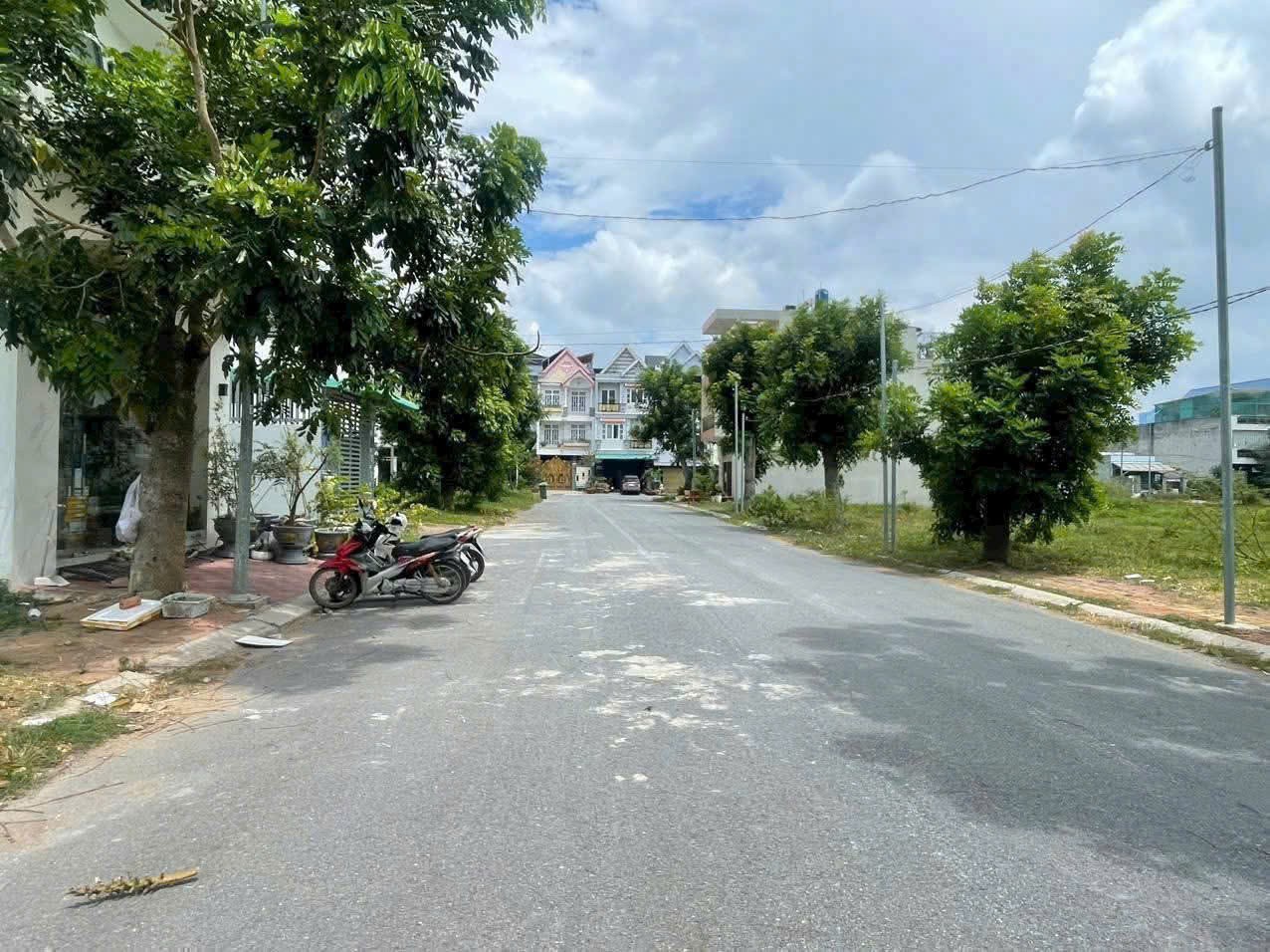 Bán nền thổ cư đường số 15 , KDC 135, thị trấn Bến Lức giá giảm còn 3,05 tỷ 3