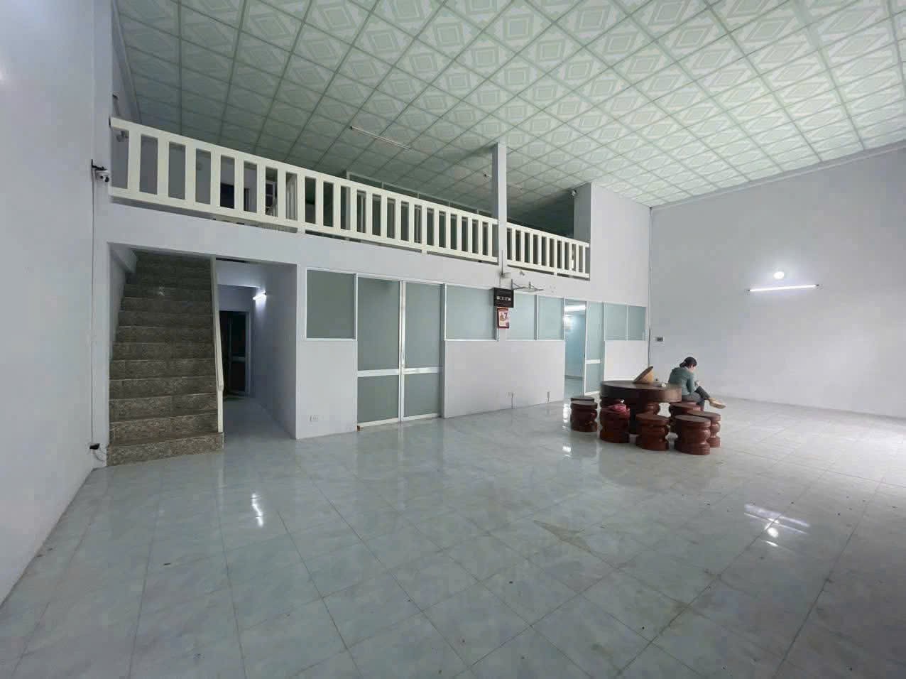 Bán 3 nhà xưởng nhỏ liền kề xã An Thạnh , Bến Lức tdt 850m2 ( có 300m2 thổ) giá 6,5 tỷ 3